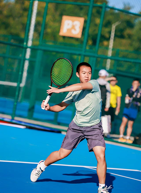 这位网球小将很city_照片4.png