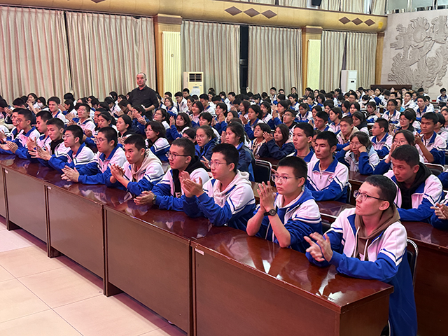 凝聚榜样力量，耕耘青春梦想——昌平二中新疆班2023-2024学年度第二学期奖学金颁奖仪式_2.png