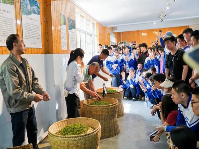 高一内地班研学2025年第二三上传_20250429_091323_189.jpg