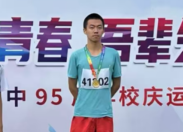 照片修改和需要补充的视频_高一 李思桐.png