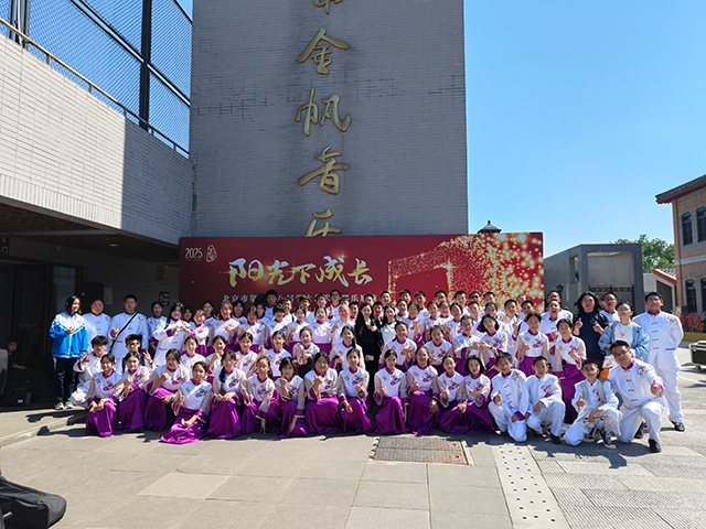 民乐团照片视频_全家福.png