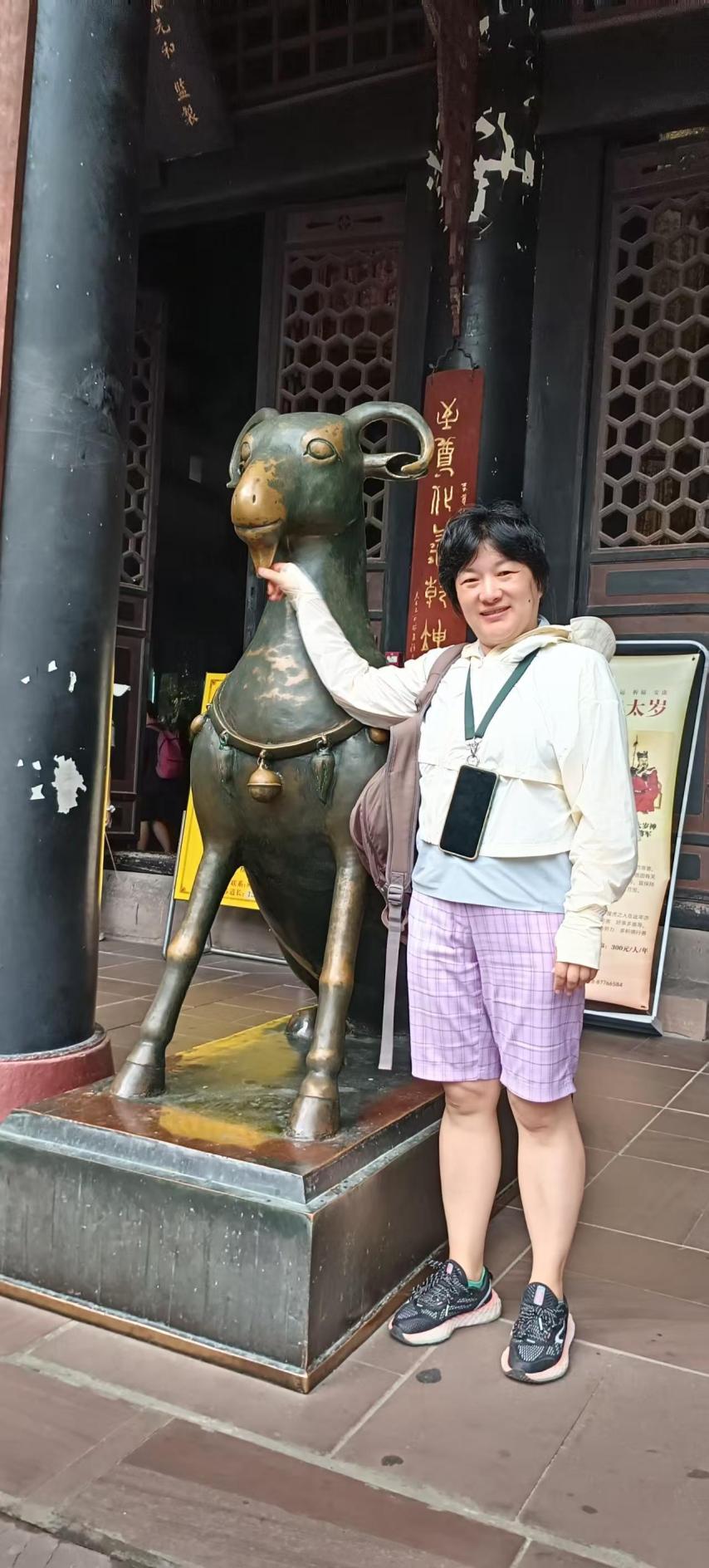 图片包含 建筑, 站, 男人, 小

AI 生成的内容可能不正确。