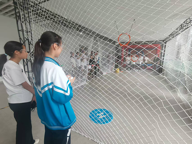 翱翔科技天空:昌平二中学子参加北航“飞临其境”无人机科普活动_图片9.png