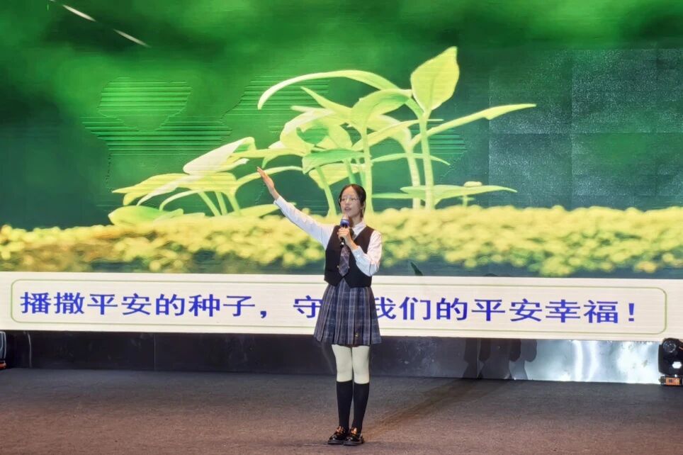 865a4f9a3f0b427cd33b66e8b1f16574