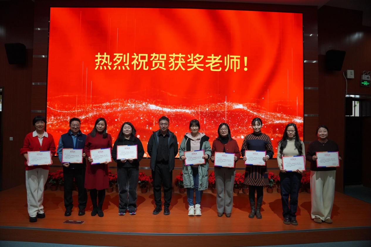 d9fae5806eb474fc67a213462849e6b2